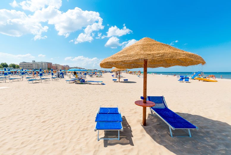 Discount UK Holidays – 4* Rimini, Italy Beach Holiday: Breakfast and Flights for just £149.00