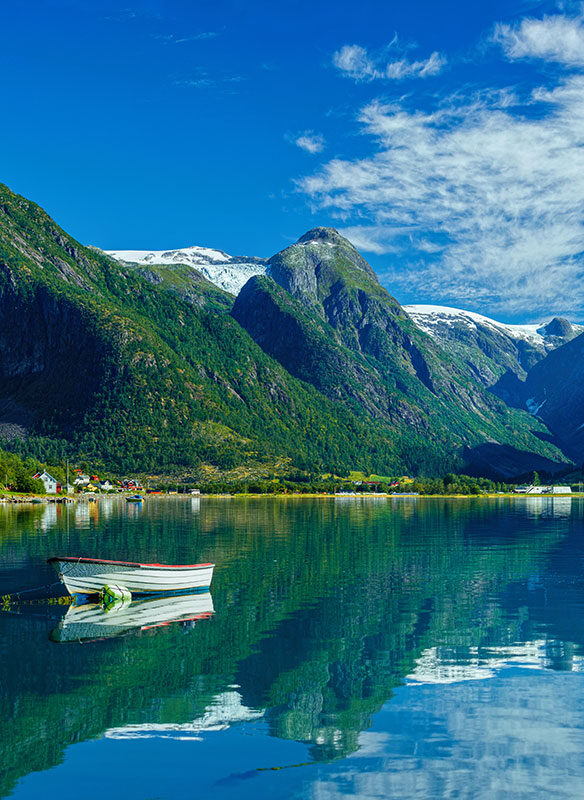 Buy UK 2018 Cruises Offer: Norway's Mountains & Scenic Fjords for £1299.00